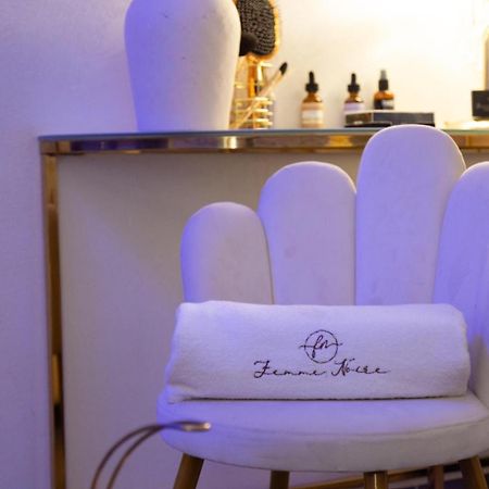 Femme Noir Luxury Spa Experience Сан-Никола-ла-Страда Экстерьер фото